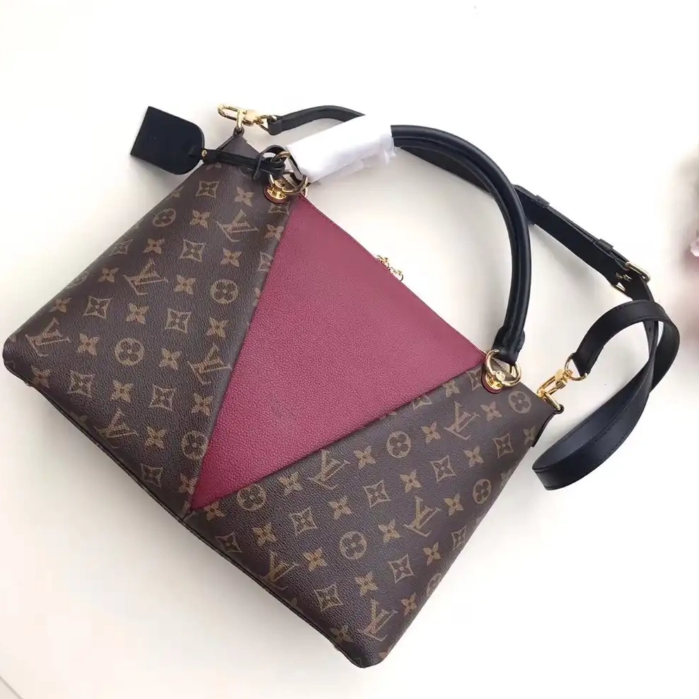 Louis TOTE Vuitton V MM 0421